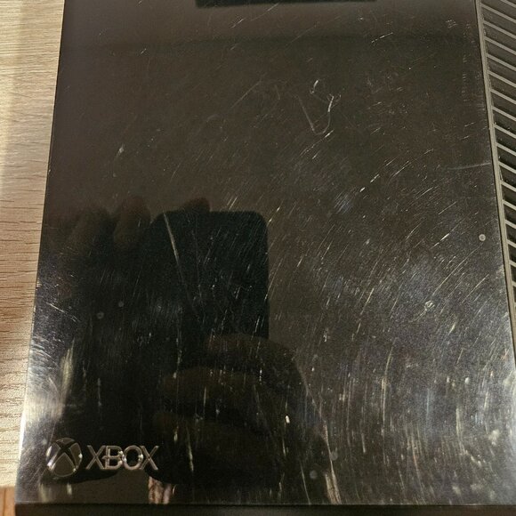 Microsoft Xbox One 500GB Gaming Console Model 1540 - Console Only - Picture 3 of 13